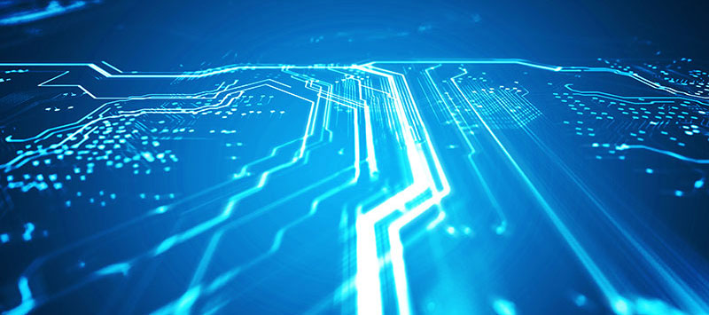 新能源高壓線(xiàn)束是指用于傳輸高壓電力和信號(hào)的電線(xiàn)束，通常用于電動(dòng)汽車(chē)、混合動(dòng)力汽車(chē)和其他新能源設(shè)備中。與傳統(tǒng)汽車(chē)相比，新能源車(chē)輛使用更高電壓的電力系統(tǒng)，因此需要使用高壓線(xiàn)束來(lái)傳輸電能。